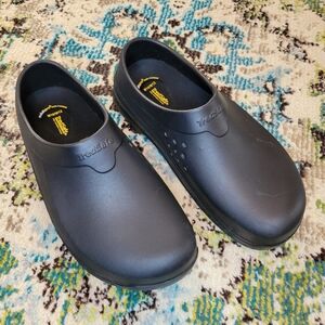 Tredsafe Slip Resistent Black Closed Toe Anti-fatigue Clogs,‎ Mens 10/Womens 12